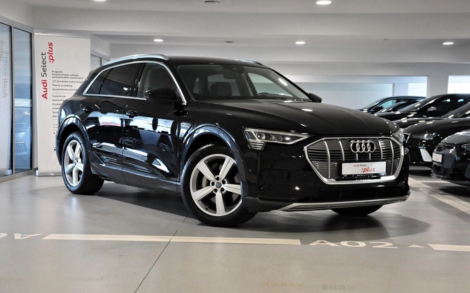 Audi e-tron cena 239900 przebieg: 43000, rok produkcji 2019 z Rzgów małe 277